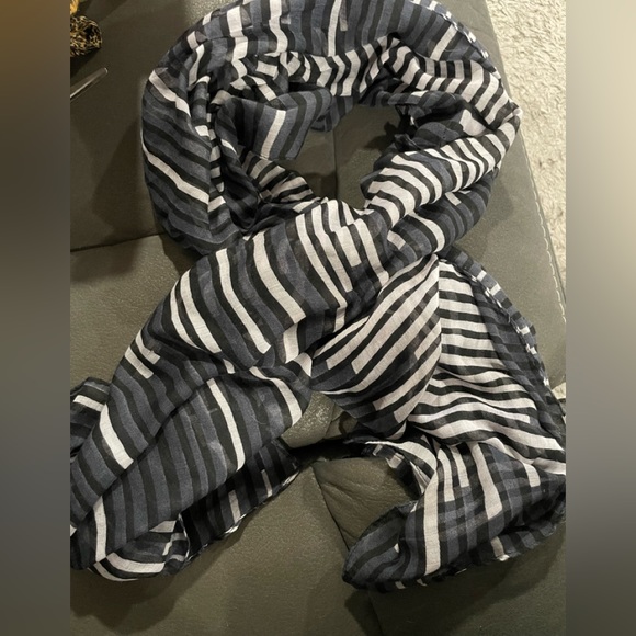 Womens Scarf - Picture 1 of 2